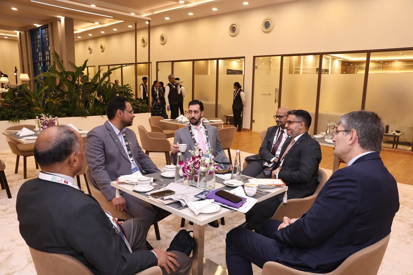A working meeting over coffee at the India Energy Club